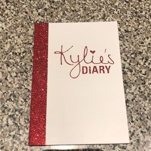 Kylie Cosmetics diary eyeshadow and blush pallet